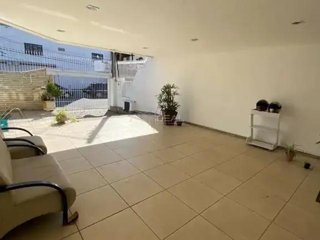 Casa / Sobrado Comercial para Venda em Campos dos Goytacazes/RJ Centro 5 Quartos