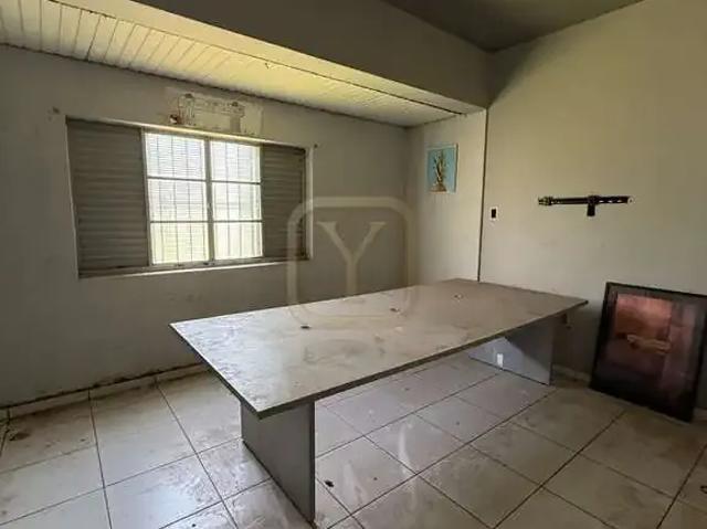 Casa / Sobrado Comercial para Venda em Cuiabá/MT Araés