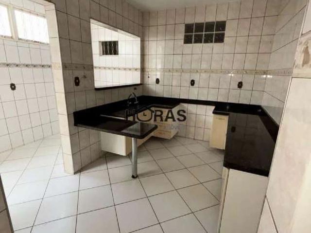 Casa / Sobrado Comercial para Venda em Cuiabá/MT Bosque da Saúde 3 Quartos
