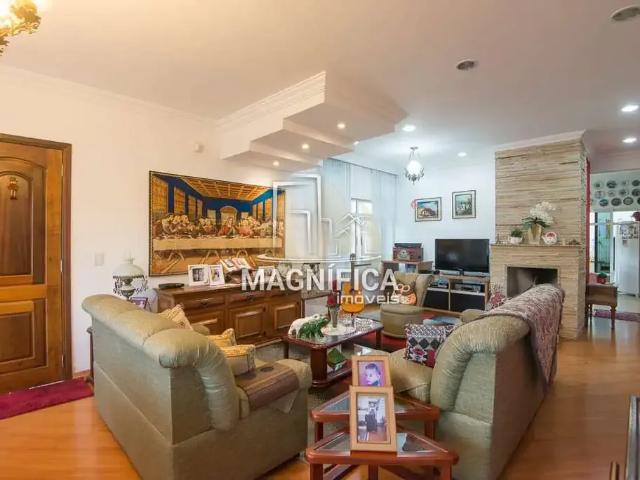 Casa / Sobrado Comercial para Venda em Curitiba/PR Seminário 4 Quartos