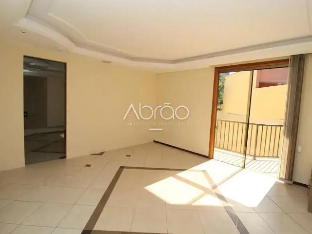 Casa / Sobrado Comercial para Venda em Curitiba/PR Seminário 5 Quartos