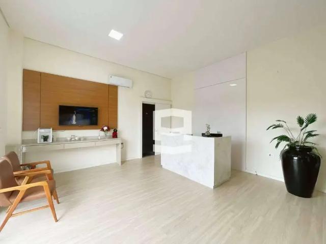 Casa / Sobrado Comercial para Venda em Apucarana/PR Loteamento Residencial Cazarin 2 Quartos