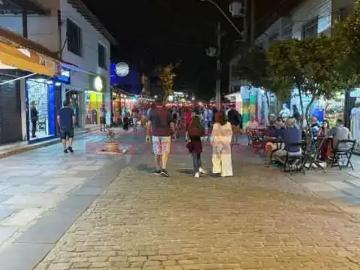 Casa / Sobrado Comercial para Venda em Armação dos Búzios/RJ Centro 4 Quartos