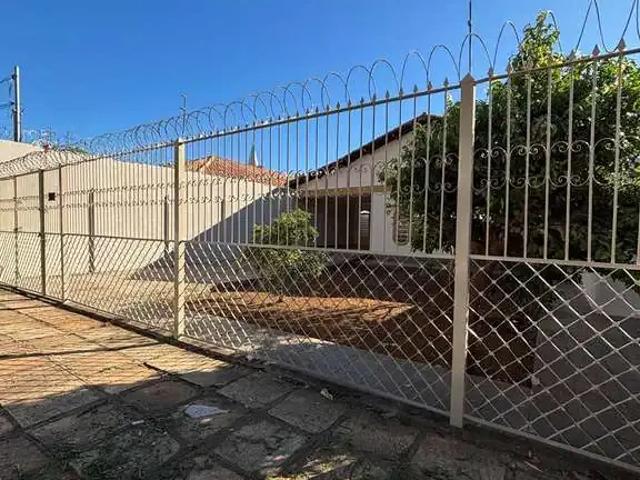 Casa / Sobrado Comercial para Venda em Goiânia/GO Setor Coimbra 3 Quartos