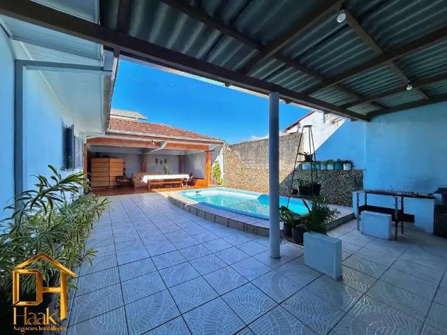 Casa / Sobrado Comercial para Venda em Garuva/SC Centro 3 Quartos