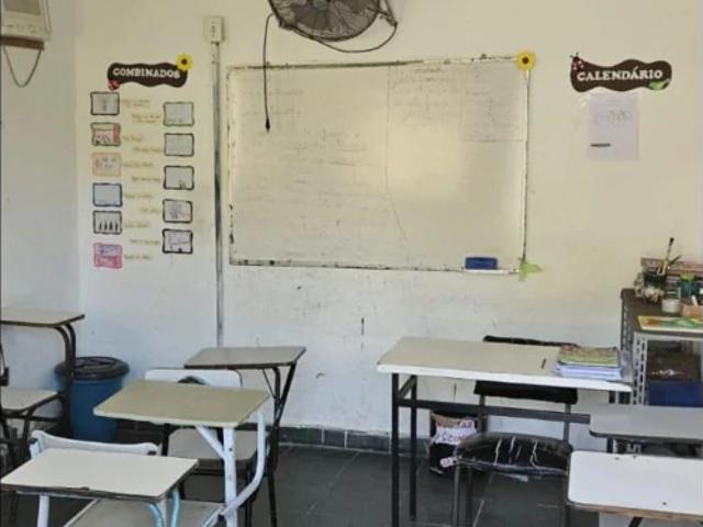 Casa / Sobrado Comercial para Venda em Duque de Caxias/RJ Saracuruna