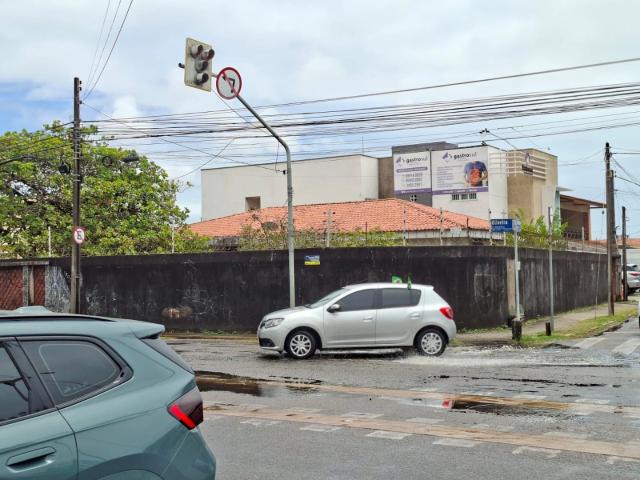 Casa / Sobrado Comercial para Venda em Fortaleza/CE Cidade dos Funcionários