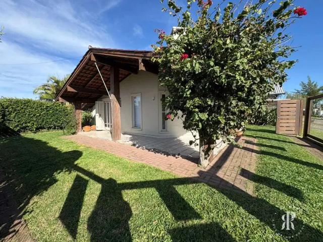 Casa / Sobrado Comercial para Venda em Imbé/RS Centro 3 Quartos
