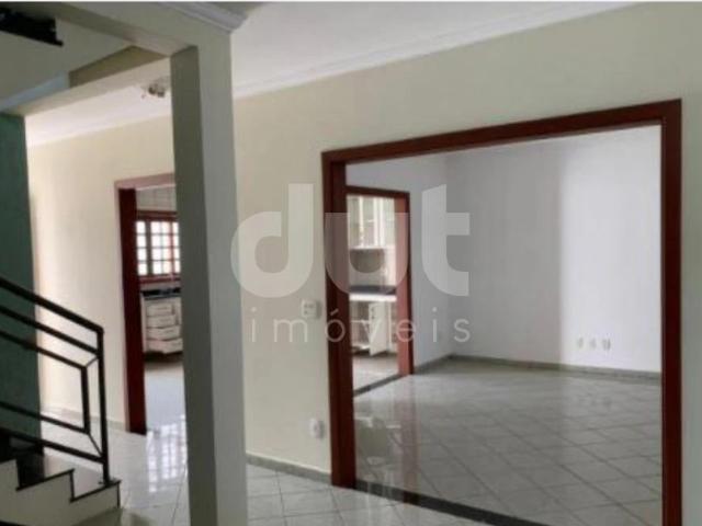 Casa / Sobrado Comercial para Venda em Itatiba/SP Parque das Laranjeiras 4 Quartos