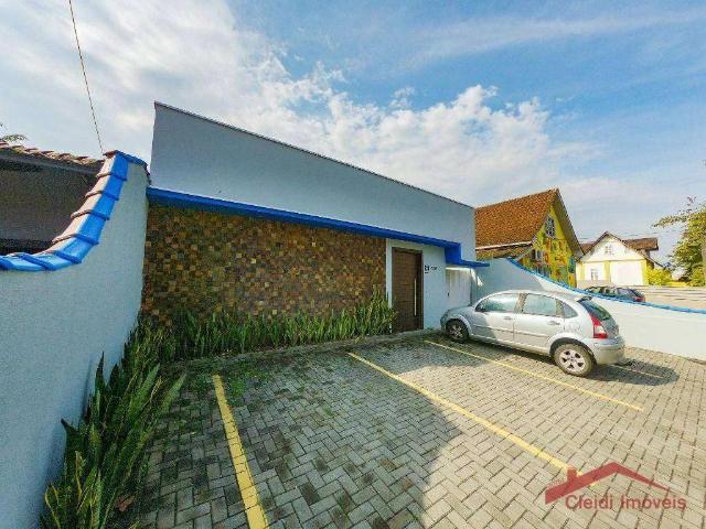 Casa / Sobrado Comercial para Venda em Joinville/SC Atiradores 5 Quartos
