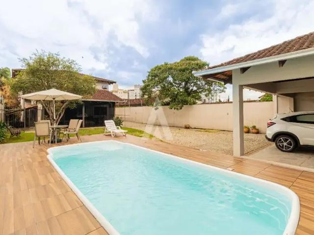 Casa / Sobrado Comercial para Venda em Joinville/SC Bom Retiro 3 Quartos