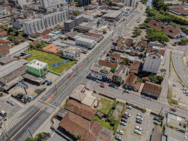 Casa / Sobrado Comercial para Venda em Joinville/SC Bucarein