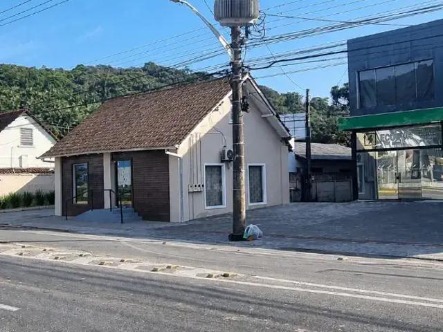 Casa / Sobrado Comercial para Venda em Joinville/SC Glória