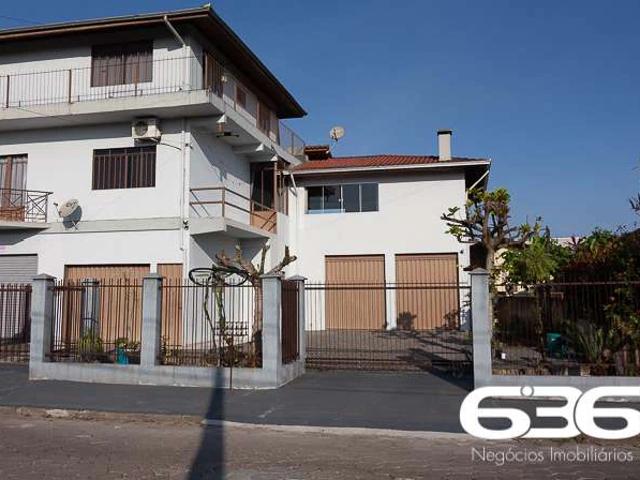Casa / Sobrado Comercial para Venda em Joinville/SC Guanabara 3 Quartos