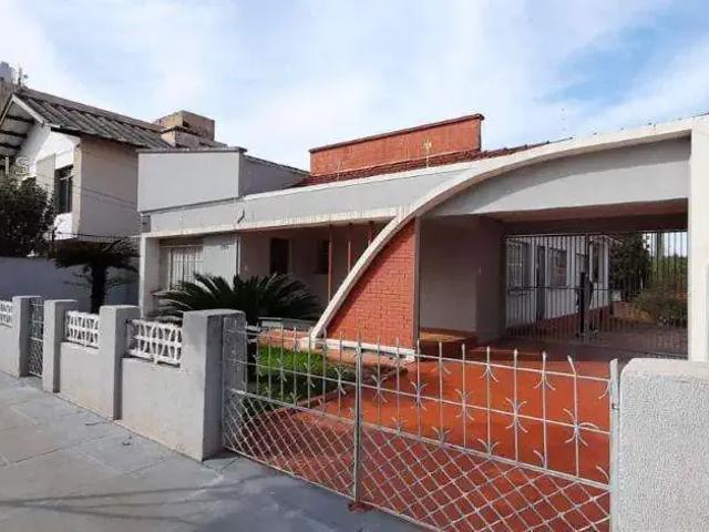 Casa / Sobrado Comercial para Venda em Londrina/PR Centro 3 Quartos