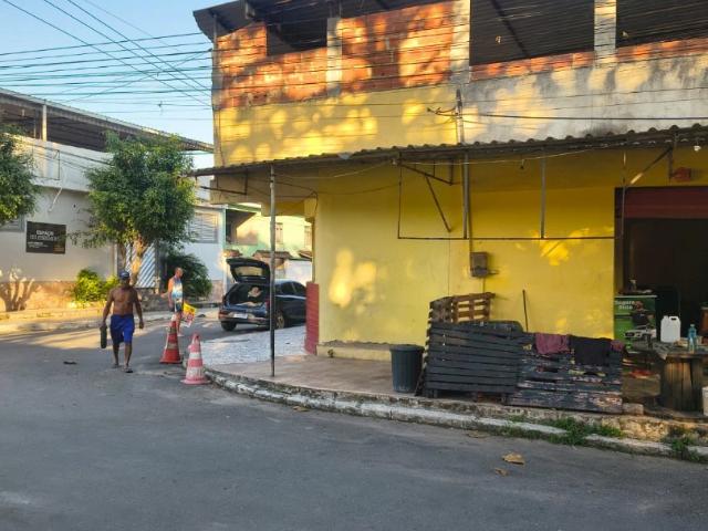 Casa / Sobrado Comercial para Venda em Nova Iguaçu/RJ Carmari