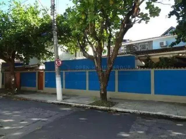 Casa / Sobrado Comercial para Venda em Niterói/RJ São Francisco 5 Quartos