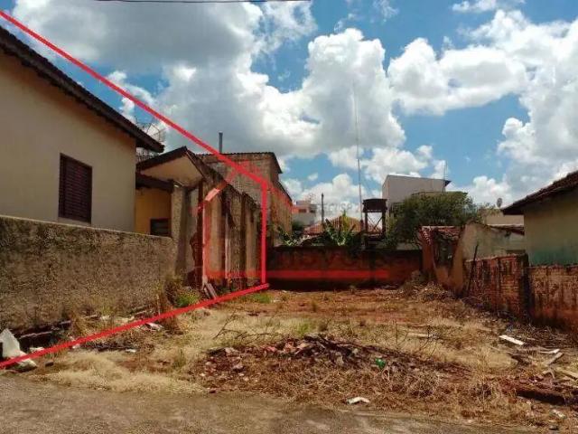 Casa / Sobrado Comercial para Venda em São João da Boa Vista/SP Centro 2 Quartos