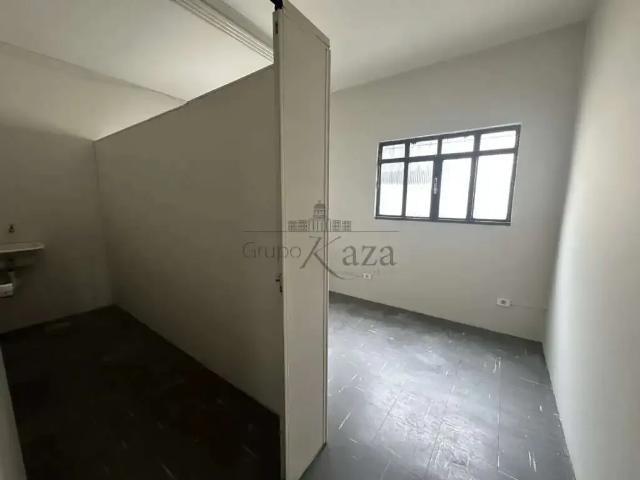 Casa / Sobrado Comercial para Venda em São José dos Campos/SP Jardim das Indústrias