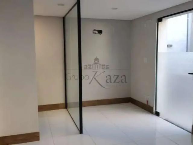 Casa / Sobrado Comercial para Venda em São José dos Campos/SP Jardim das Indústrias