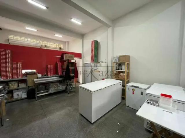 Casa / Sobrado Comercial para Venda em São José dos Campos/SP Jardim das Indústrias