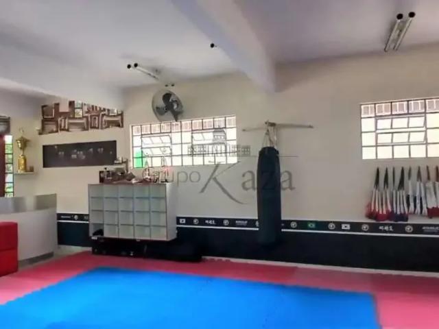 Casa / Sobrado Comercial para Venda em São José dos Campos/SP Jardim das Indústrias 1 Quartos