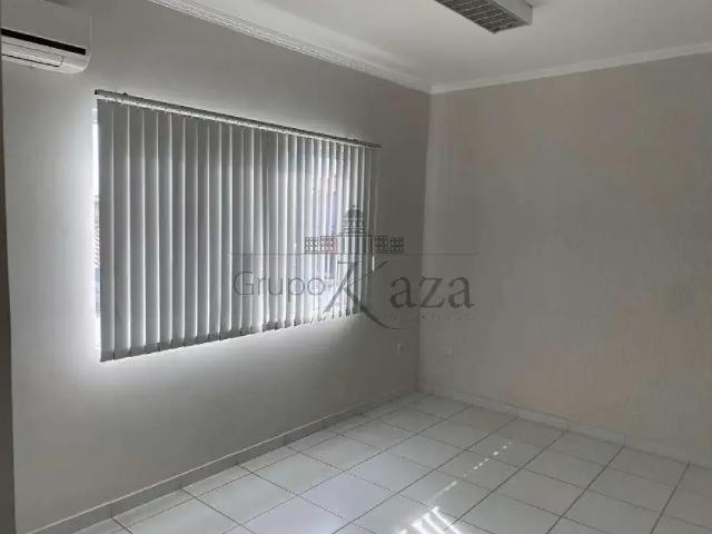 Casa / Sobrado Comercial para Venda em São José dos Campos/SP Jardim das Indústrias 3 Quartos
