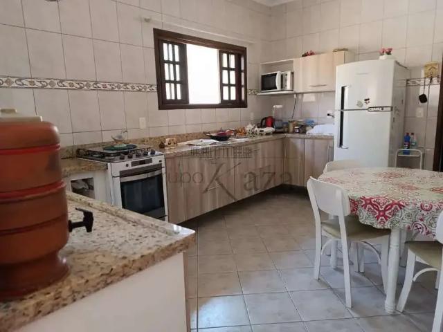 Casa / Sobrado Comercial para Venda em São José dos Campos/SP Jardim Satélite 4 Quartos