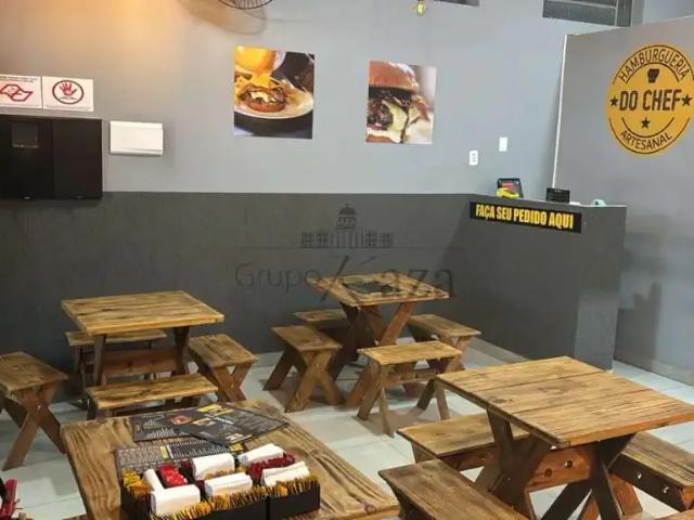 Casa / Sobrado Comercial para Venda em São José dos Campos/SP Vila Industrial