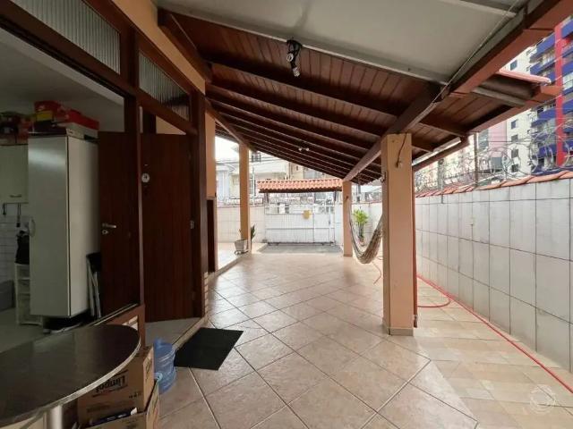 Casa / Sobrado Comercial para Venda em São José/SC Campinas