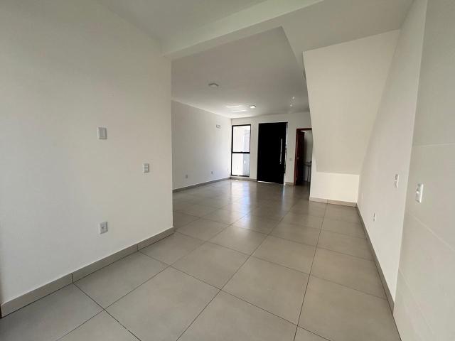 Casa / Sobrado Comercial para Venda em São José/SC Serraria