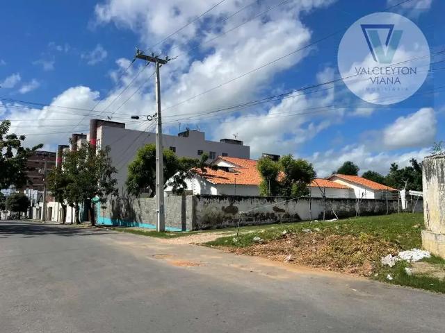 Casa / Sobrado Comercial para Venda em Sobral/CE Junco 6 Quartos