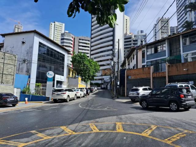 Casa / Sobrado Comercial para Venda em Salvador/BA Graça