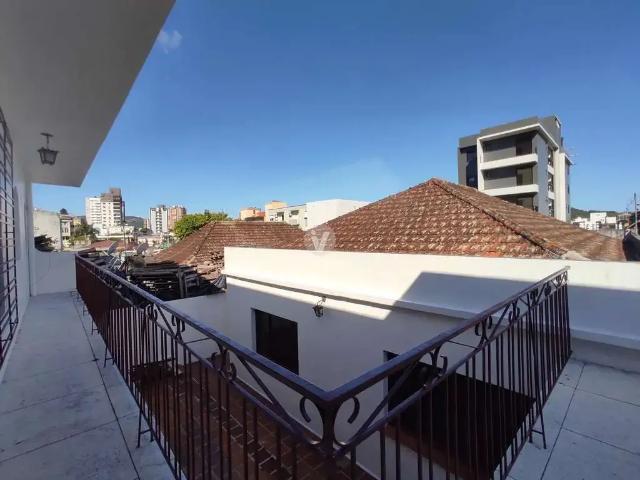 Casa / Sobrado Comercial para Venda em Santa Maria/RS Nossa Senhora de Lourdes 6 Quartos