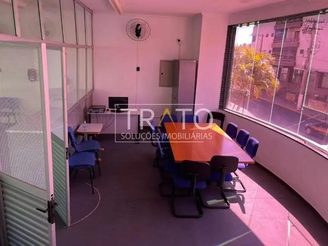 Casa / Sobrado Comercial para Venda em Serra Negra/SP Bairro dos Francos 4 Quartos