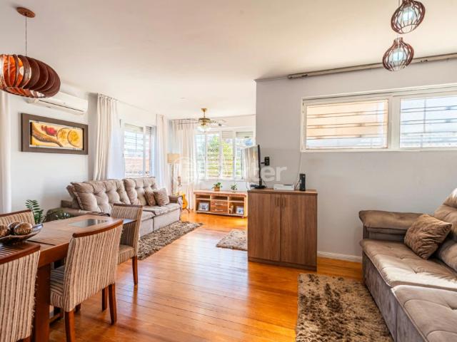 Casa / Sobrado Comercial para Venda em Porto Alegre/RS Cavalhada 3 Quartos