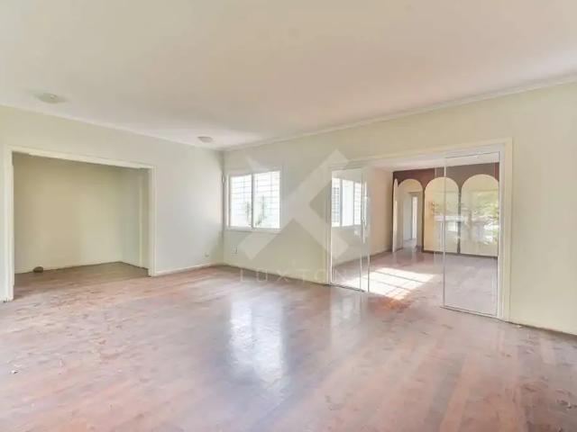 Casa / Sobrado Comercial para Venda em Porto Alegre/RS Bela Vista