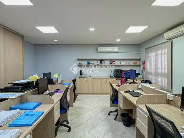 Casa / Sobrado Comercial para Venda em Porto Alegre/RS São João 7 Quartos