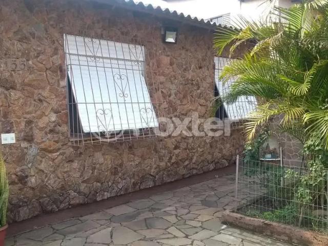 Casa / Sobrado Comercial para Venda em Porto Alegre/RS Sarandi 4 Quartos
