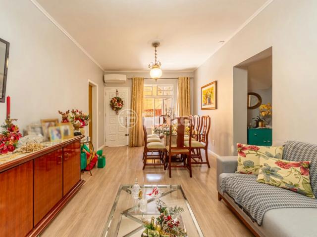 Casa / Sobrado Comercial para Venda em Porto Alegre/RS Passo da Areia 6 Quartos