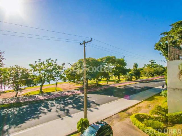 Casa / Sobrado Comercial para Venda em Porto Alegre/RS Praia de Belas 4 Quartos