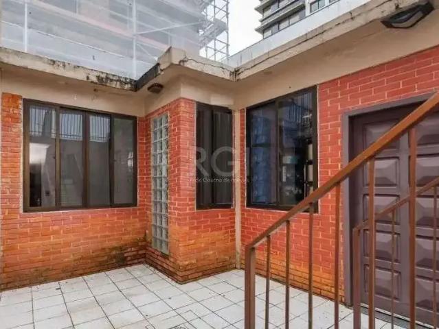 Casa / Sobrado Comercial para Venda em Porto Alegre/RS Rio Branco 3 Quartos