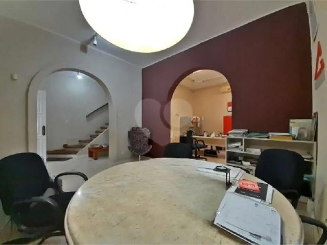 Casa / Sobrado Comercial para Venda em Porto Alegre/RS Rio Branco 3 Quartos
