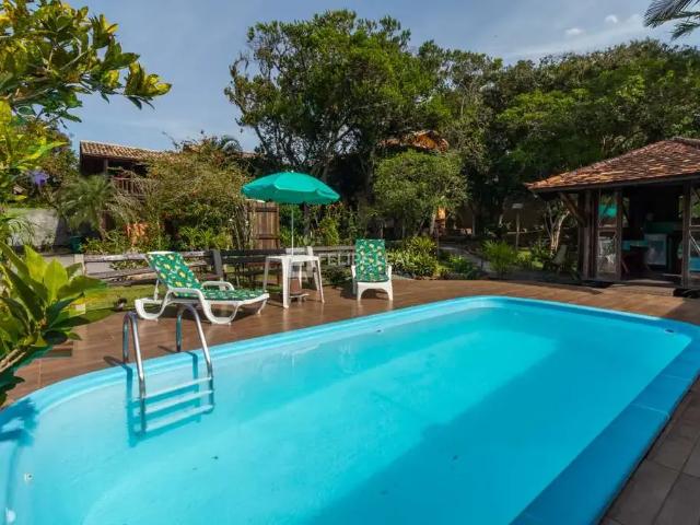 Casa / Sobrado Comercial para Venda em Palhoça/SC Guarda do Embaú 6 Quartos