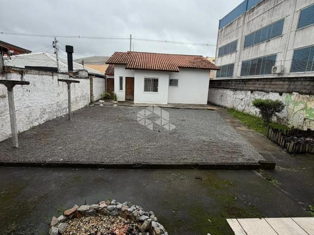 Casa / Sobrado Comercial para Venda em Palhoça/SC Jardim Eldorado 3 Quartos