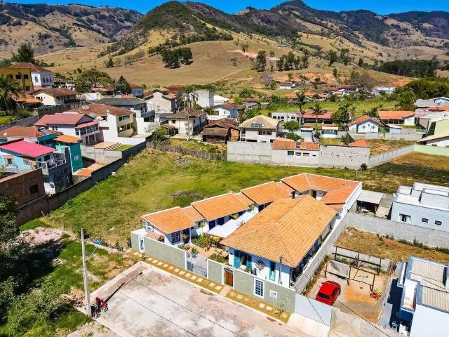 Casa / Sobrado Comercial para Venda em Piranguçu/MG Centro