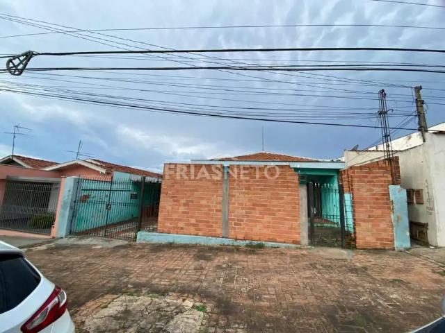 Casa / Sobrado Comercial para Venda em Piracicaba/SP Castelinho 3 Quartos