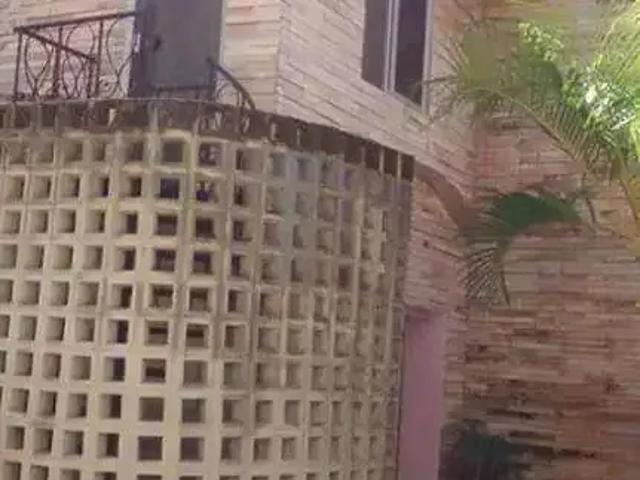 Casa / Sobrado Comercial para Venda em Recife/PE Madalena 5 Quartos