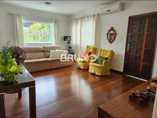 Casa / Sobrado Comercial para Venda em Resende/RJ Jardim Tropical