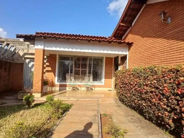 Casa / Sobrado Comercial para Venda em Rincão/SP Centro 4 Quartos